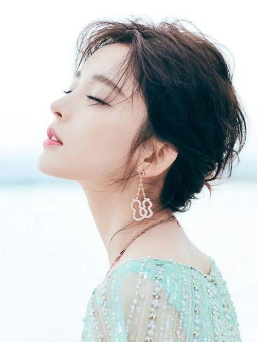 Angelababy闪耀佳洁士代言,影视吃瓜合集也火爆上线