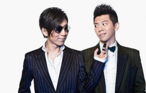 从甜蜜婚礼到爆料风暴：明星背后不为人知的另一面