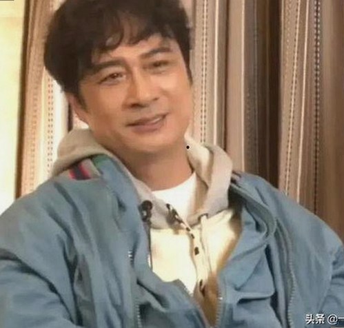 娱乐吃瓜酱发布《委屈男友小说》引发关注，头像合集为吃瓜群众添彩