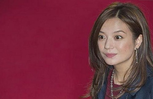 关晓彤最新动态引爆热议，娱乐圈秘密再度被扒