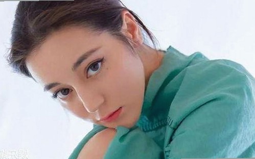 白敬亭动态背后：从低调新人到全民关注的“吃瓜”焦点